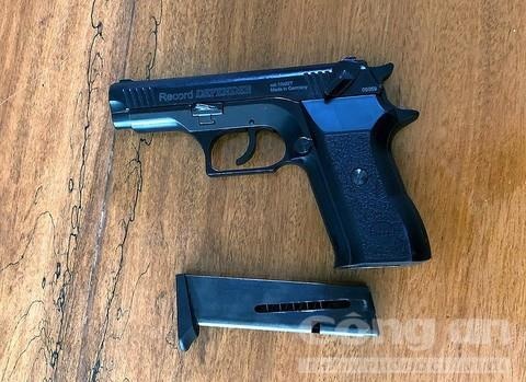 mang súng đến xử khách ảnh 1 mang sung den xu khach anh 1