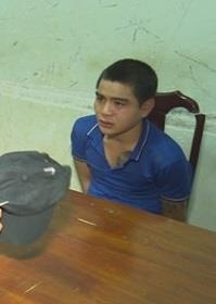Dùng dao khống chế cướp dây chuyền ảnh 1 Dung dao khong che cuop day chuyen anh 1
