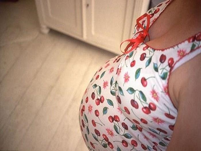 Ga hang xom nhieu lan hiep dam be gai dan den co thai hinh anh