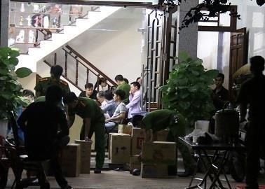 Kham xet tru so doanh nghiep van tai o Hue, thu giu xe tai tai lieu hinh anh