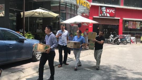 Vợ chồng ông Trần Vũ Hải mua đất ảnh 2 Vo chong ong Tran Vu Hai mua dat anh 2