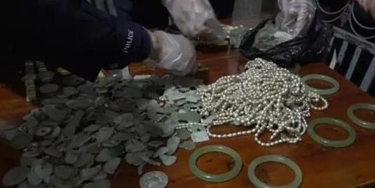 cướp hàng loạt tiệm vàng ảnh 2 cuop hang loat tiem vang anh 2