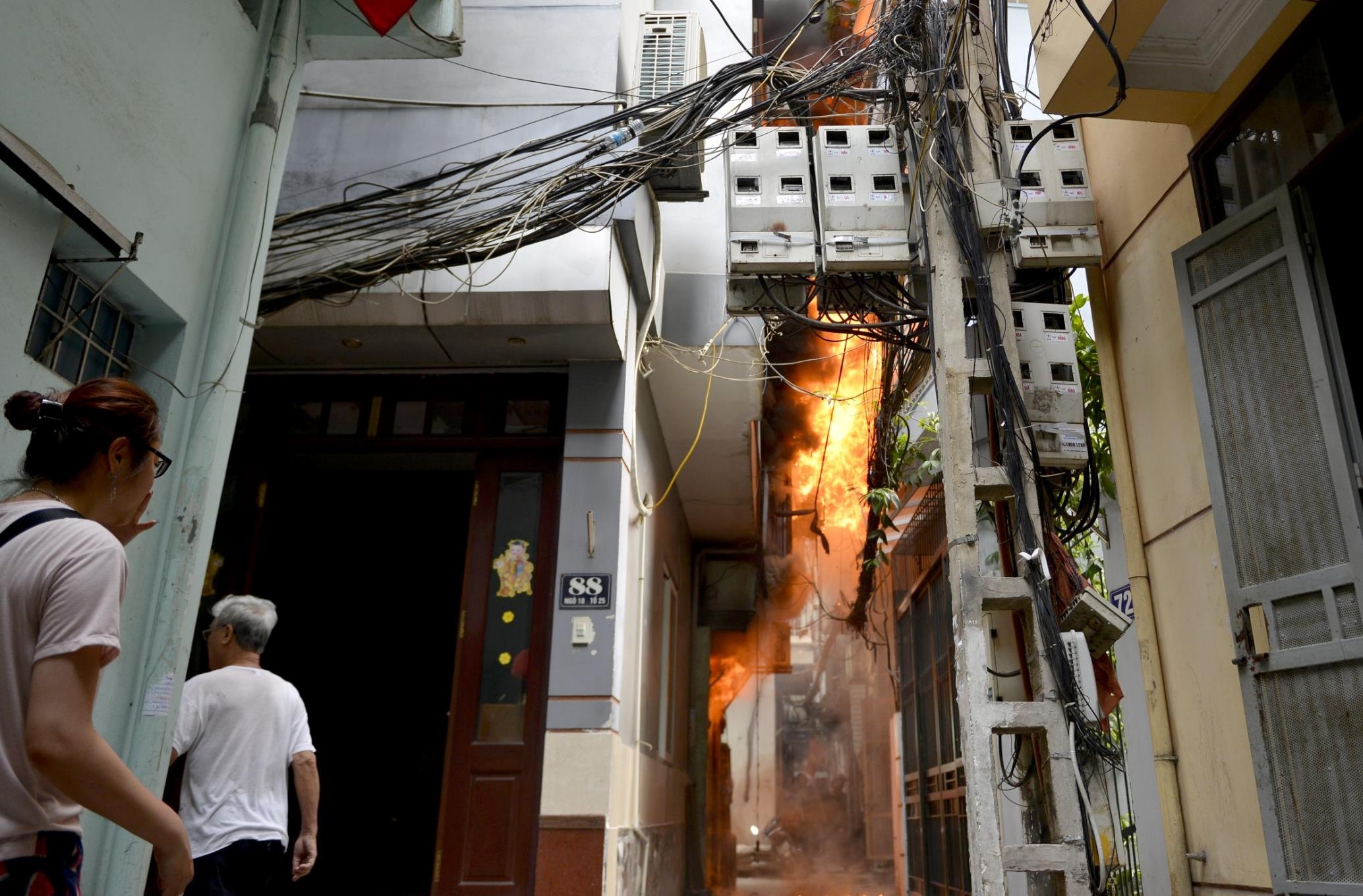 Chay nha o Ha Noi anh 1
