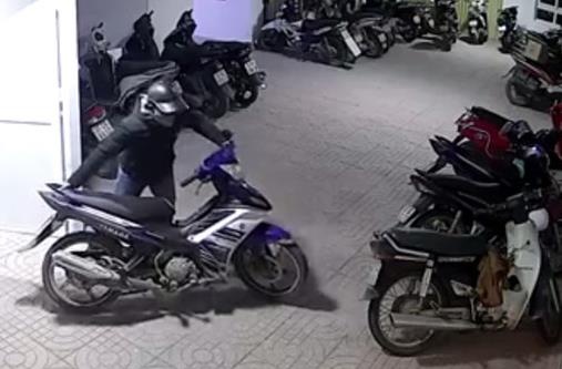 Bat duoc trom nho camera giam sat ghi lai hinh anh