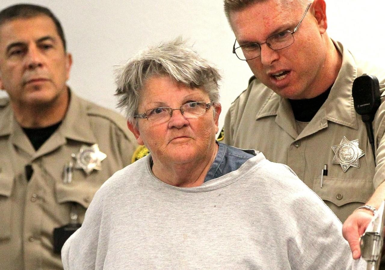 Bi che la ke vo hoc, me vo ban con re 15 phat roi di mung sinh nhat hinh anh