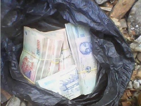 Hai ke trom lam roi chiec cap chua 217 trieu dong hinh anh