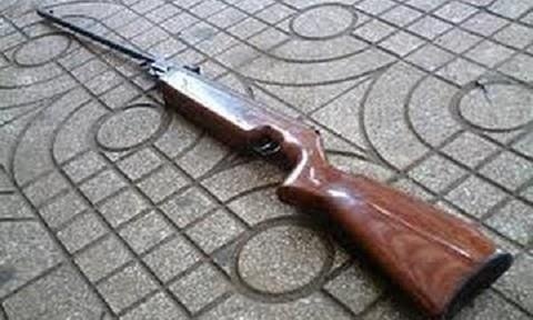 Dung sung hoi ban ga, mot nguoi tu vong hinh anh