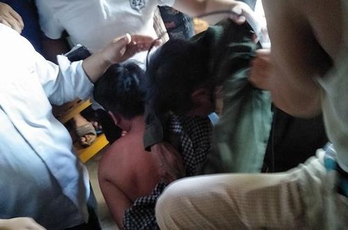 Di doi no bi ca lang 'quay' vi nghi bat coc tre em hinh anh