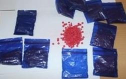 Kiem tra oto dau ben nha nghi, bat nguoi mang 2.000 vien hong phien hinh anh