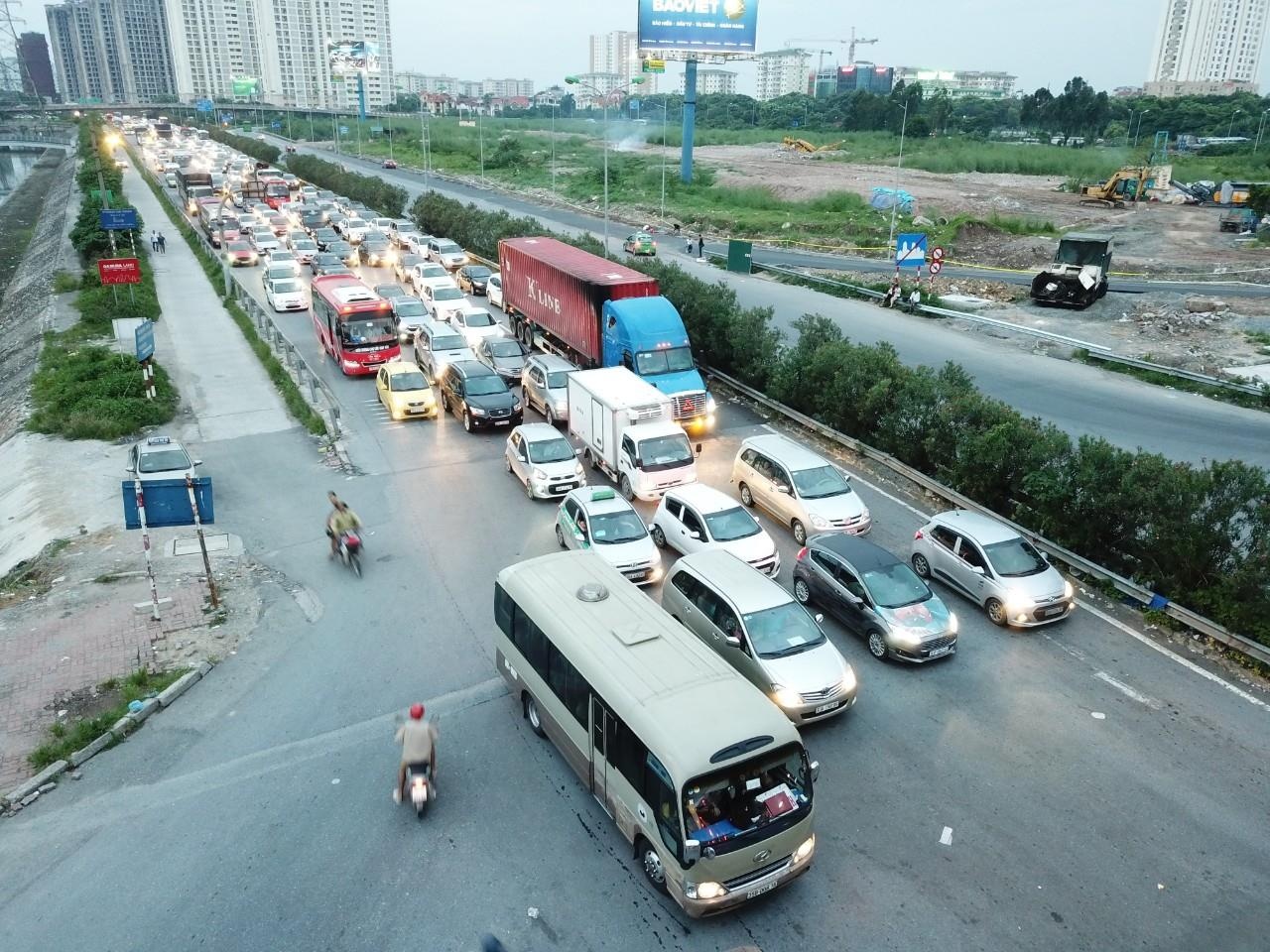 Cua ngo Thu do un tac anh 2