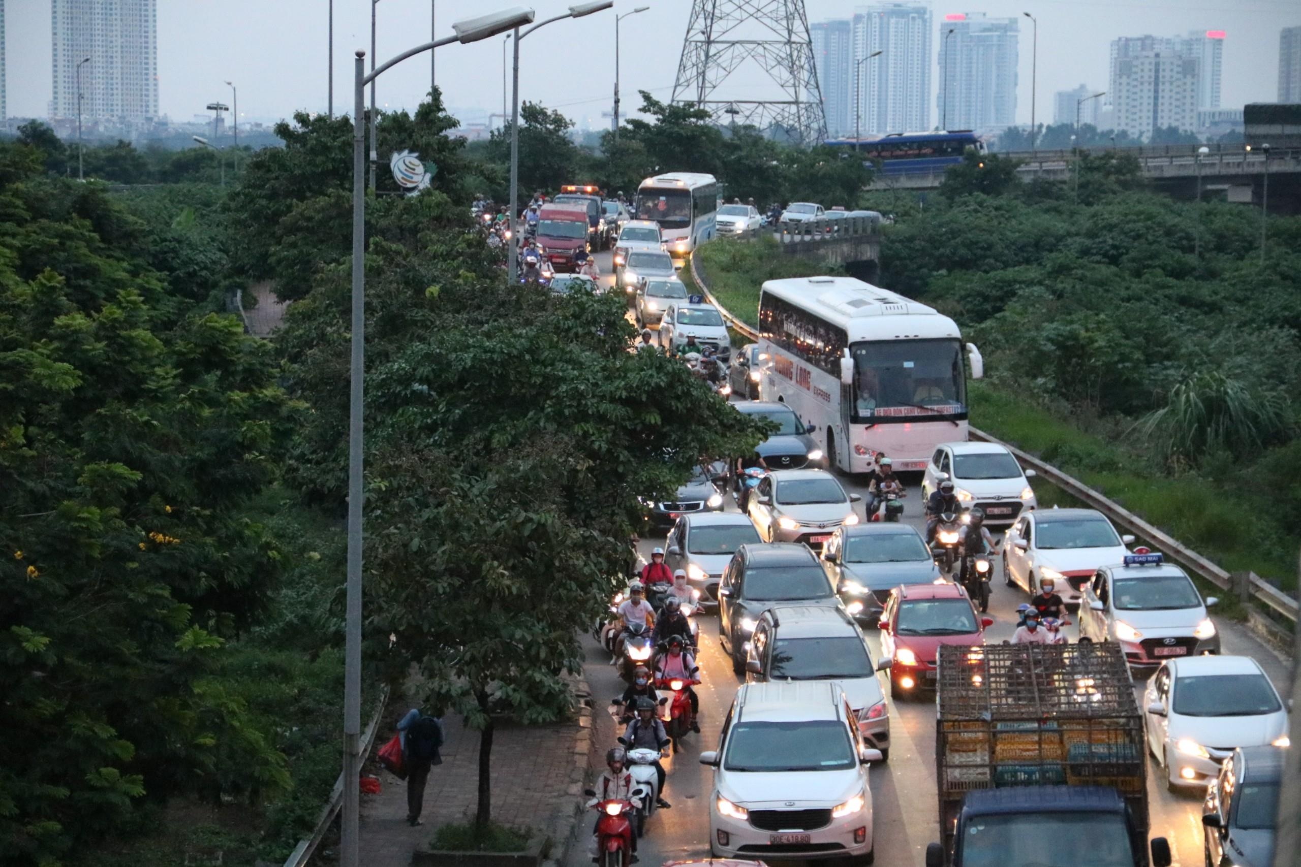 Cua ngo Thu do un tac anh 6