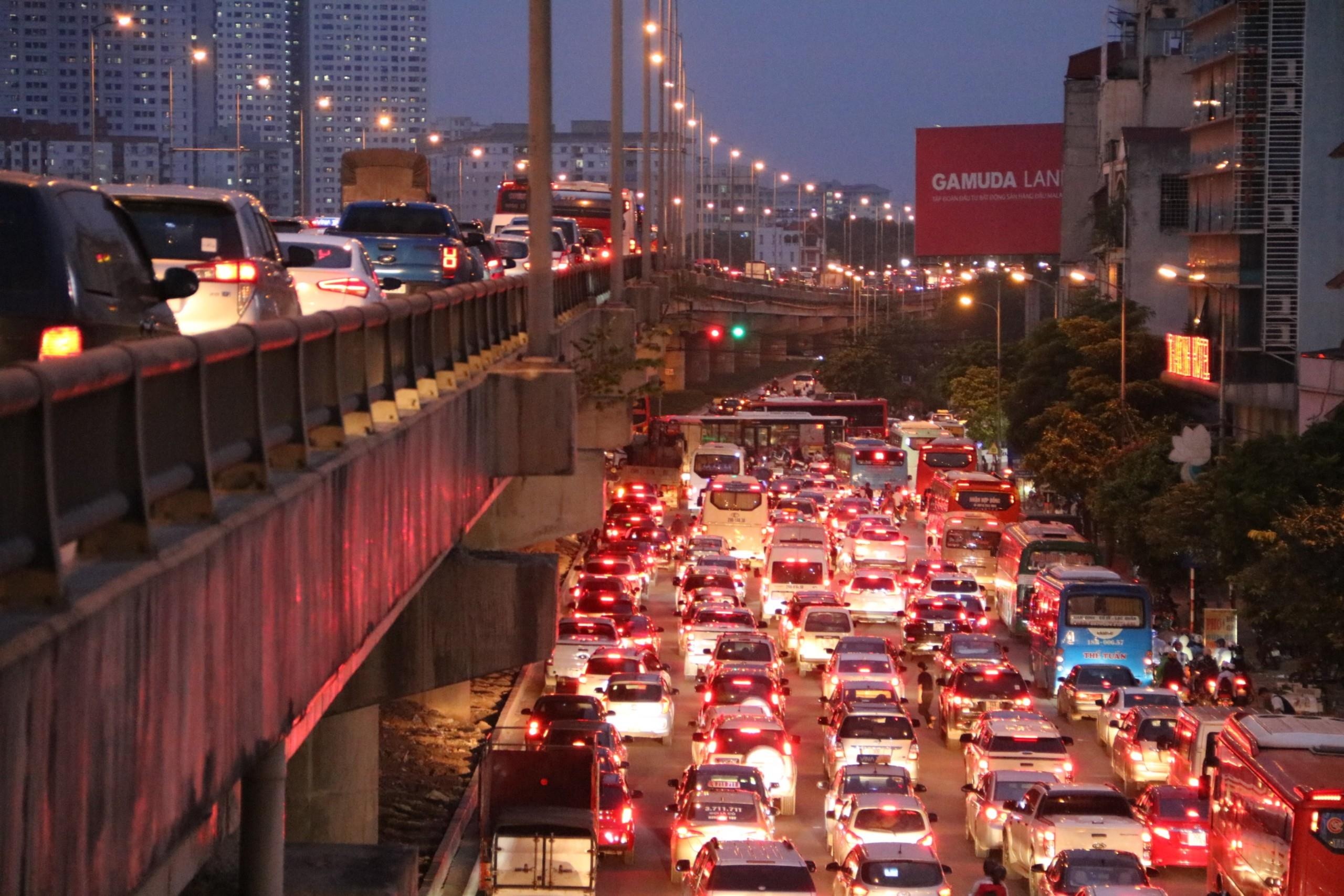 Cua ngo Thu do un tac anh 8