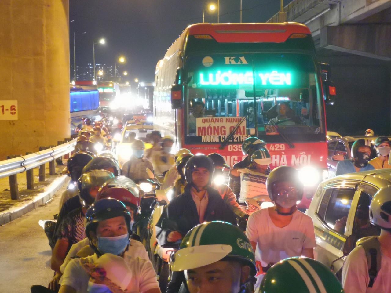 Cua ngo Thu do un tac anh 10