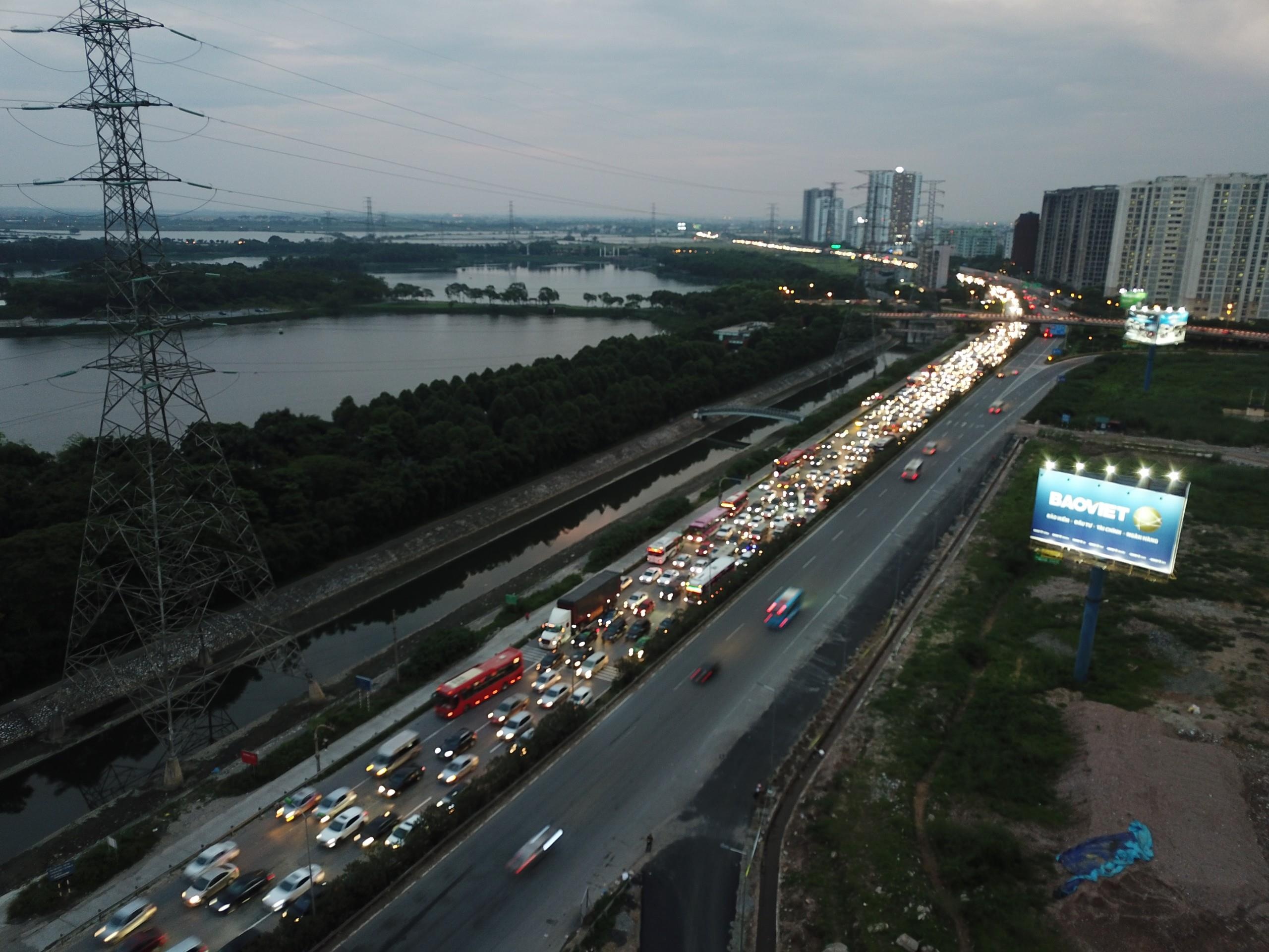 Cua ngo Thu do un tac anh 1