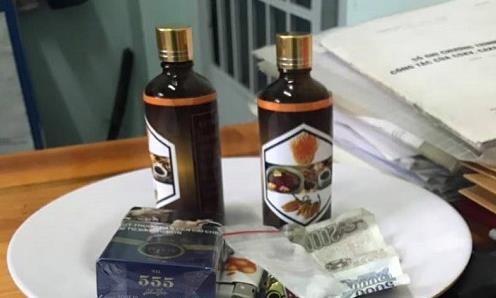 Kiem tra quan karaoke, phat hien nhom dan choi duong tinh ma tuy hinh anh