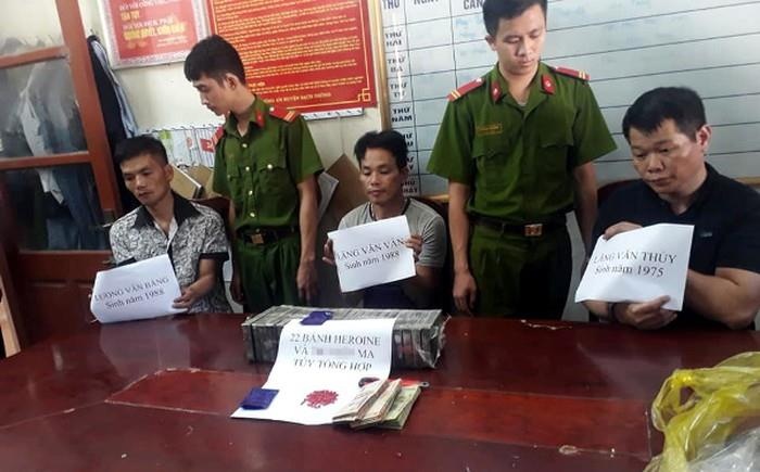 van chuyen 22 banh heroin anh 1