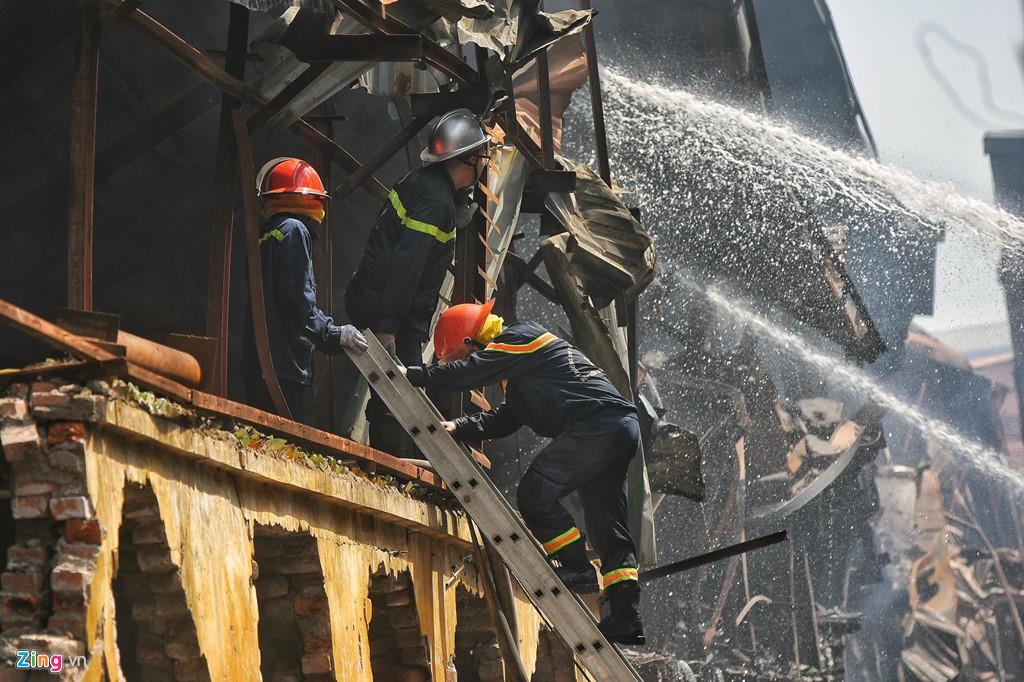 chay nha may bong den rang dong anh 1