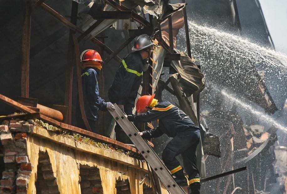 'Cong bo an toan sau vu chay Rang Dong la doi tra' hinh anh