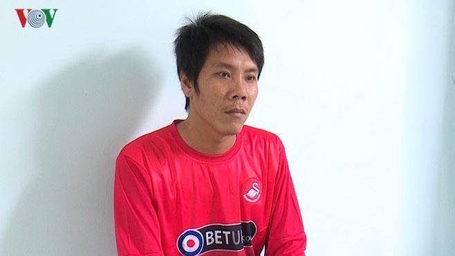 Cướp điện thoại trên tay cháu bé ảnh 1 Cuop dien thoai tren tay chau be anh 1