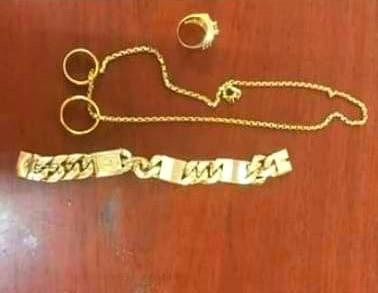 vờ làm khách rồi ôm vàng vụt chạy ảnh 2 vo lam khach roi om vang vut chay anh 2