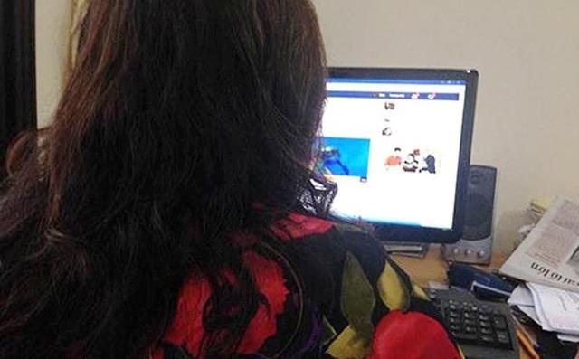 Loat quy ba sa bay ga trai ngoai quoc hinh anh