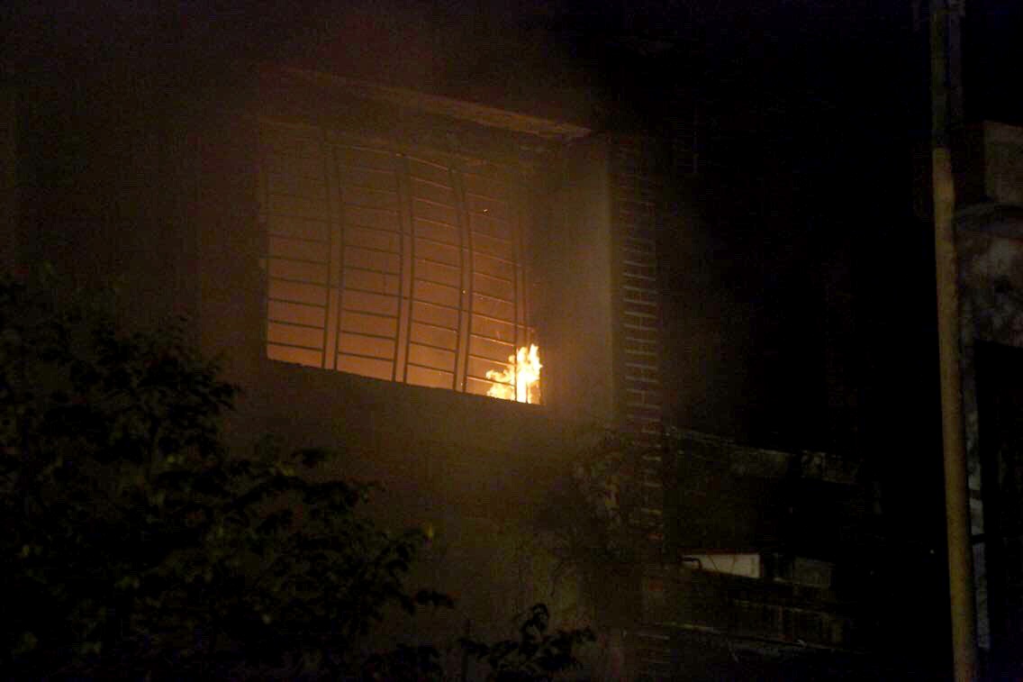 chay nha o Xa La anh 3