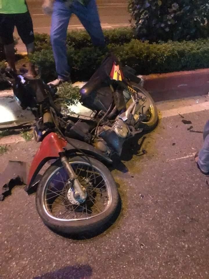 di xe may nguoc chieu anh 1