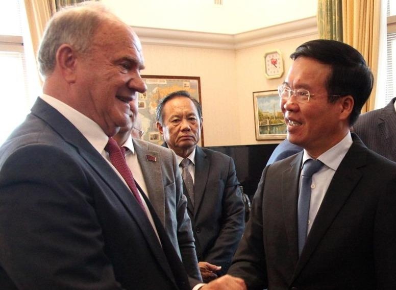 Truong ban Tuyen giao TW lam viec voi lanh dao cac chinh dang Nga hinh anh