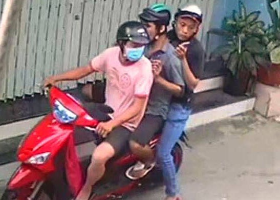 Cướp giật túi xách  ảnh 1 Cuop giat tui xach anh 1
