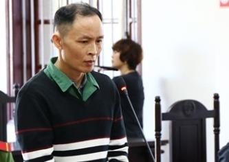 Do thuoc diet co vao thung nuoc nha hang xom vi mau thuan hinh anh