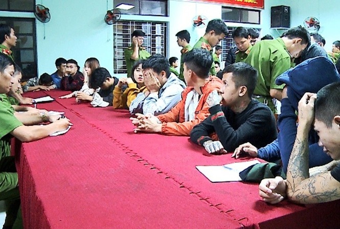 thuê phòng hát karaoke thác loạn  ảnh 1 thue phong hat karaoke thac loan anh 1
