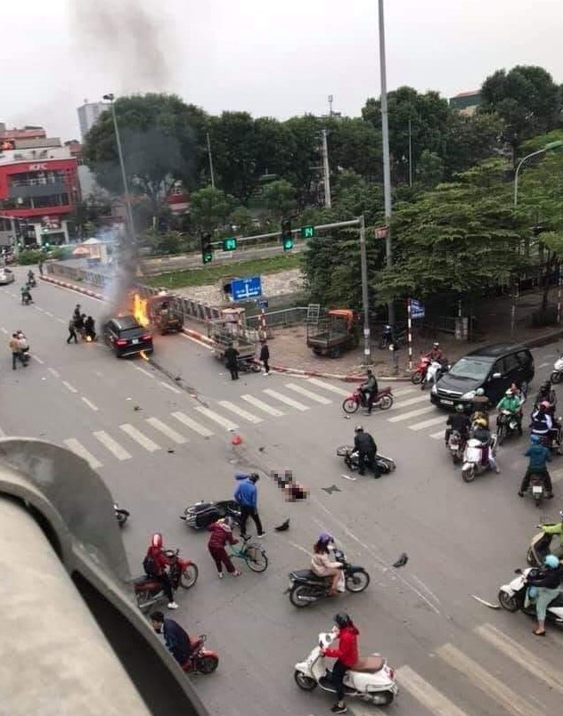 Mercedes boc chay anh 1