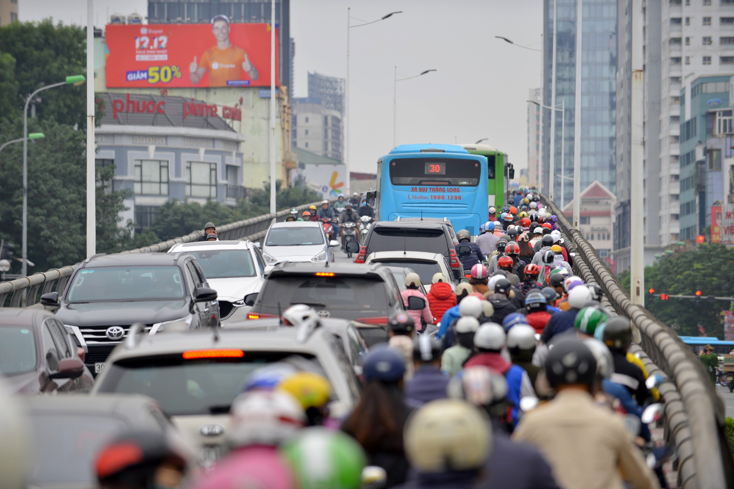 Mercedes boc chay anh 9