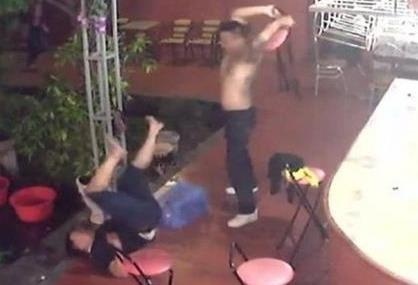 Viet kieu My tu vong khi di hat karaoke o TP.HCM hinh anh