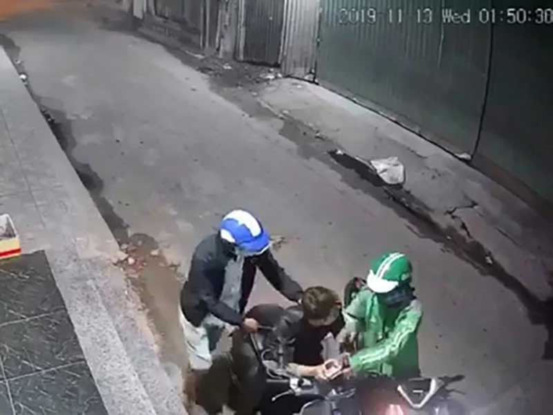 cướp mặc áo Grab ở TP.HCM ảnh 1 cuop mac ao Grab o TP.HCM anh 1