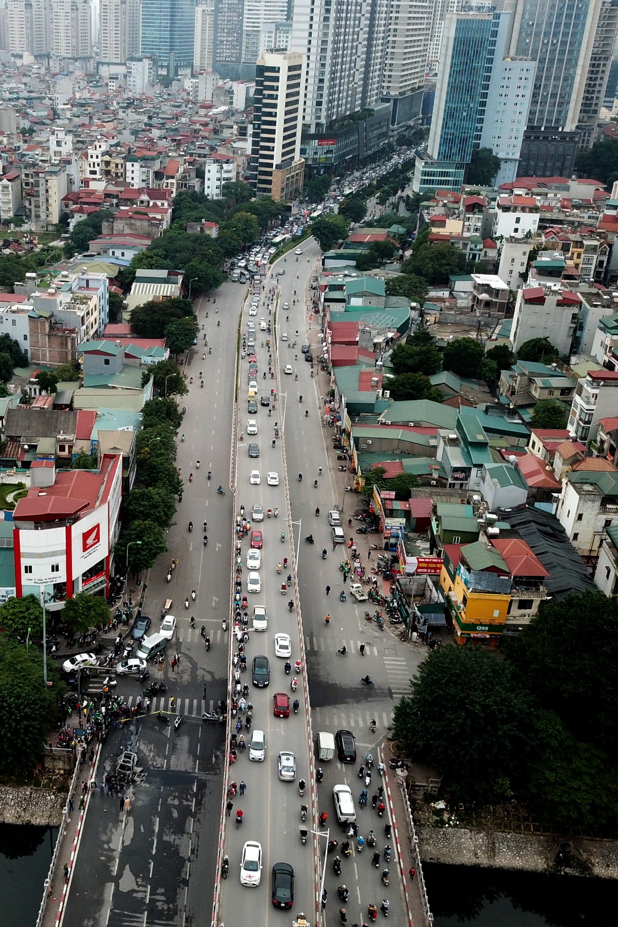 cháy xe Mercedes ảnh 2 chay xe Mercedes anh 2
