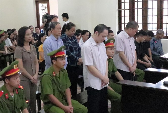 nâng điểm cho con ông Triệu Tài Vinh ảnh 1 nang diem cho con ong Trieu Tai Vinh anh 1