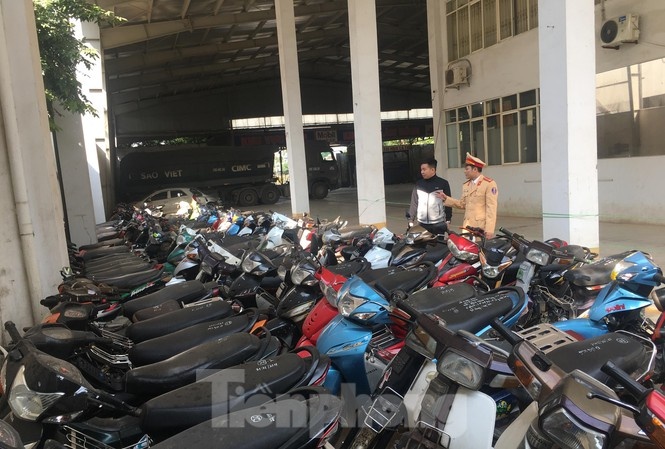 Hơn 100 quái xế đi bão ảnh 1 Hon 100 quai xe di bao anh 1