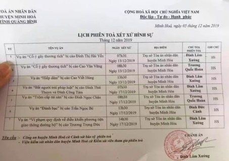Chánh án mây mưa với kế toán ảnh 1 Chanh an may mua voi ke toan anh 1