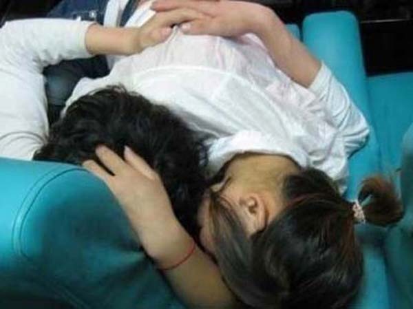 Chanh an quan he voi nu ke toan tai phong lam viec bi cach chuc hinh anh