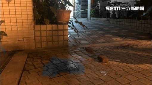 nu sinh dung dao dam chet ban anh 1