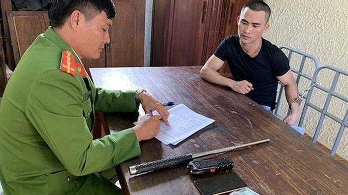 Chieu doc cua ga chong voi ke co tinh cam voi vo minh hinh anh