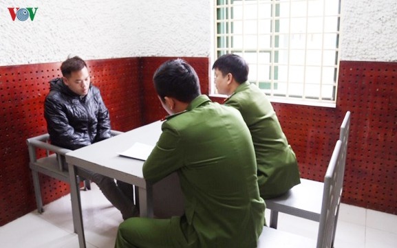 Mau thuan vi muon mic hat anh 1