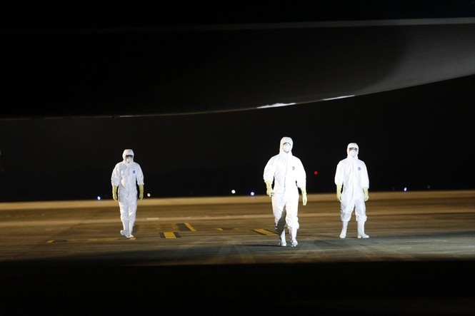 Chuyen bay di Vu Han anh 1