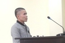 Vo doi ly hon, chong vuong vao lao ly vi toi giao cau voi tre em hinh anh