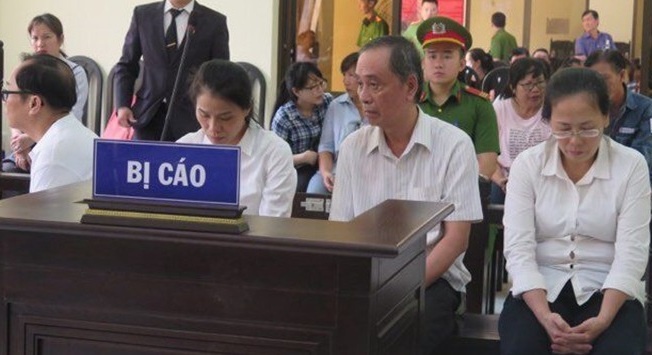 can bo thue nhan hoi lo anh 1