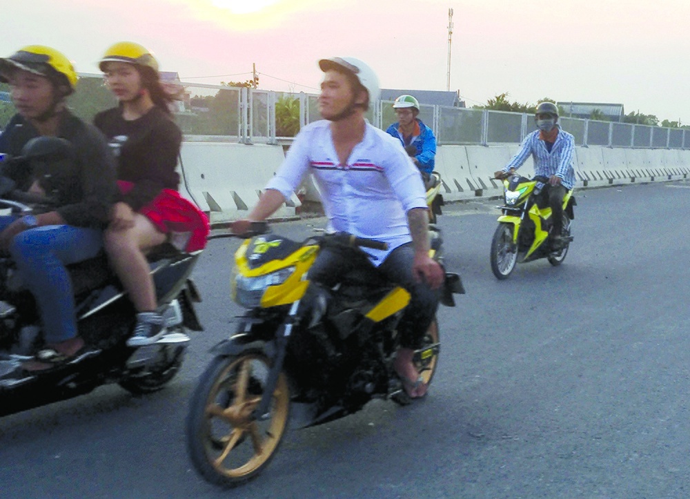 Trom cap, dua xe long hanh cao toc Ben Luc - Long Thanh hinh anh