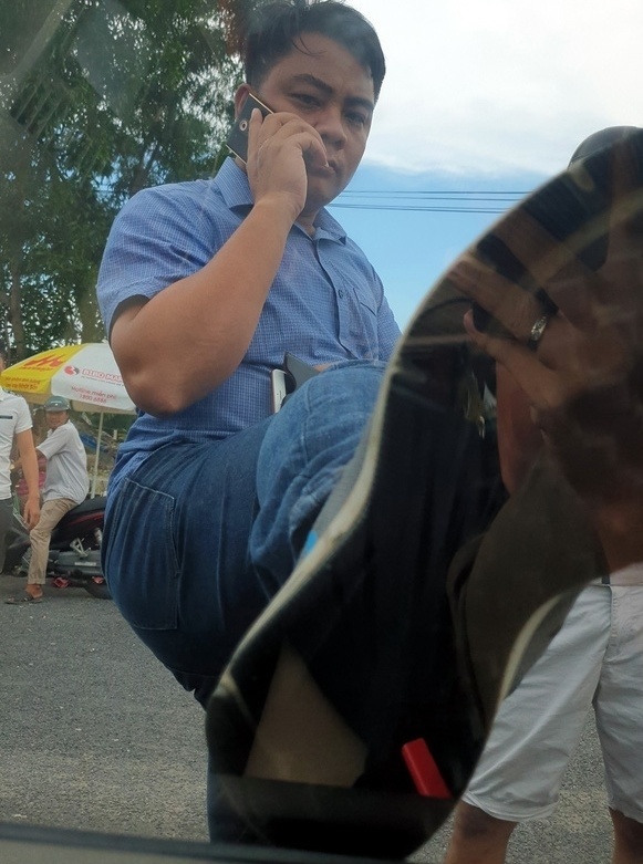 bao vay xe cho can bo Cong an Dong Nai anh 1