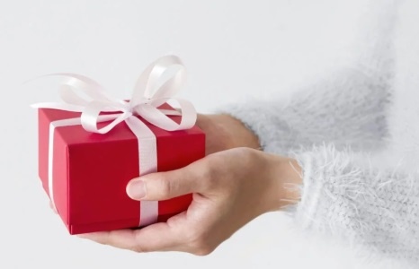 Mat tren 1,5 ty vi tin loi ban trai nuoc ngoai gui qua hinh anh