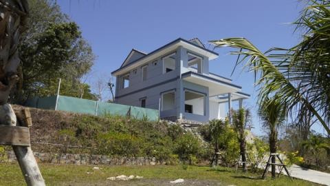 Xe nui xay biet thu khong phep hinh anh